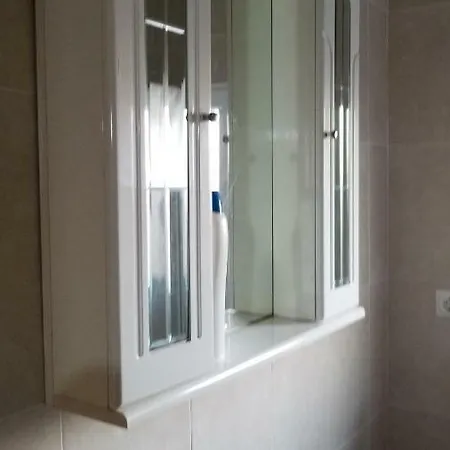 2 Apartamento, Bano Privado Y Cocina Office A Compartir * Nocedo do Val